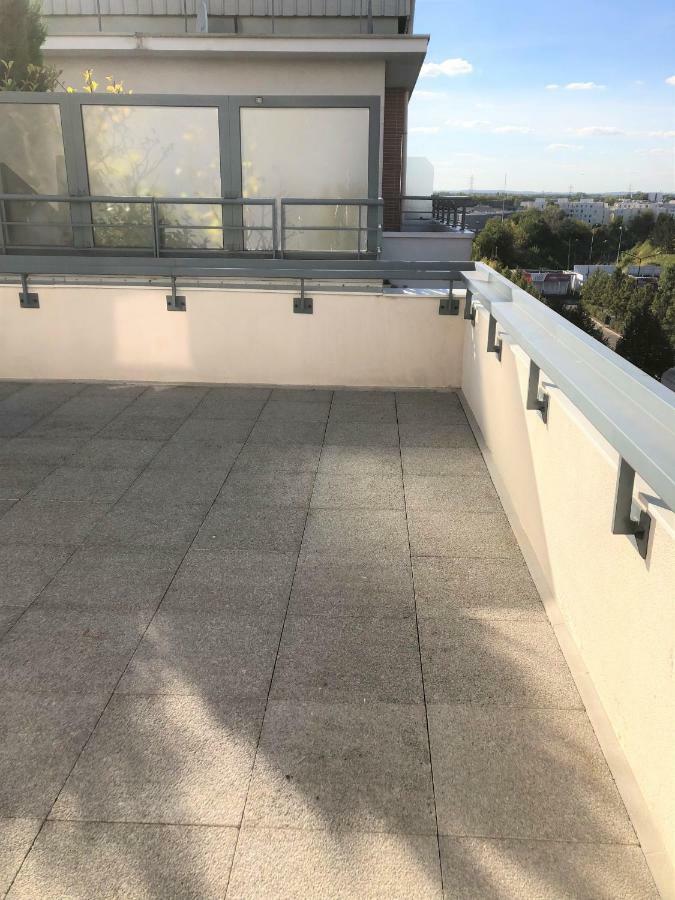 Bel Appartement De 2 Chambres A 40 Min De Paris Courcouronnes Kültér fotó