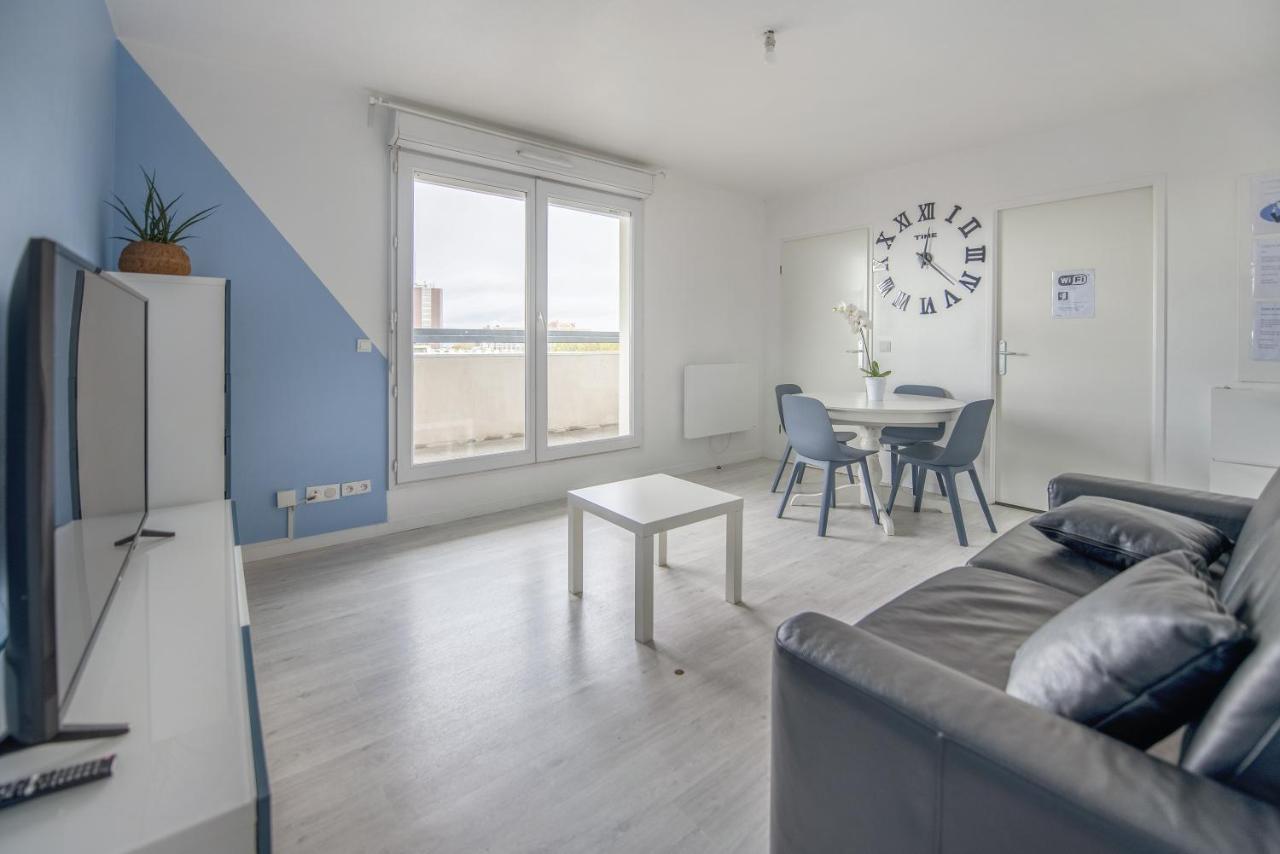 Bel Appartement De 2 Chambres A 40 Min De Paris Courcouronnes Kültér fotó